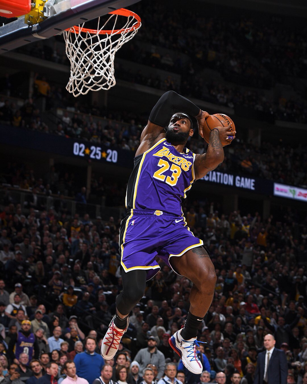 以其沉稳的 以其沉稳的